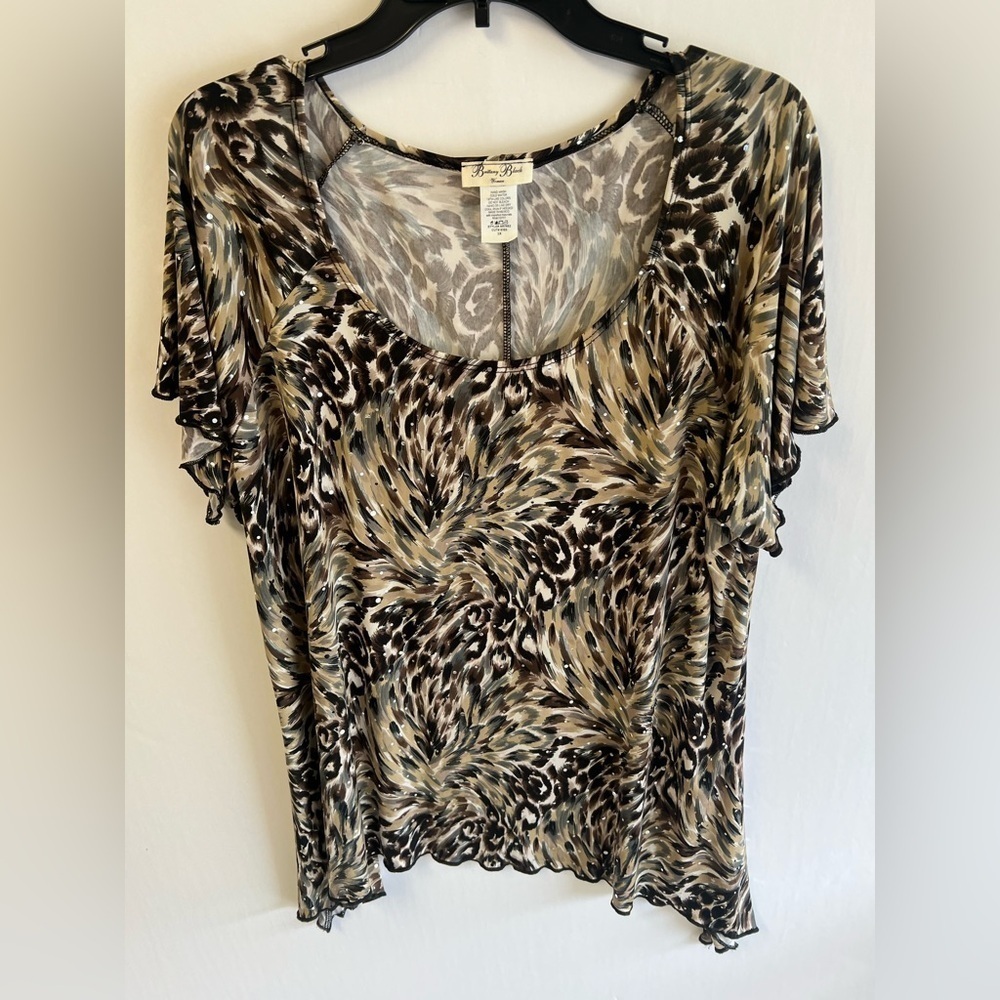 BRITTANY BLACK WOMEN’S FLUTTER SHORT SLEEVE BLACK & WHITE PEACOCK